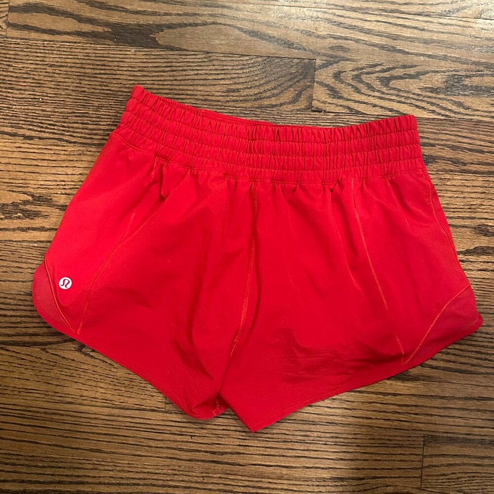 Lululemon Hotty Hot Low-Rise Lined Short 2.5" size 4 in Red